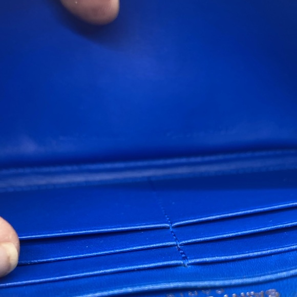 Yves Saint Laurent Rive Gauche Blue Leather Zip Around Wallet - Picture 4 of 12